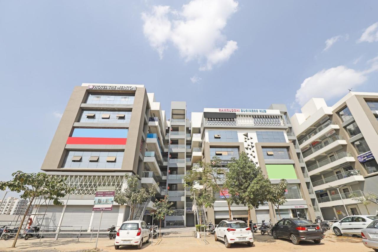 Oyo Flagship 86605 Hotel The Meriton Ahmedabad Bagian luar foto